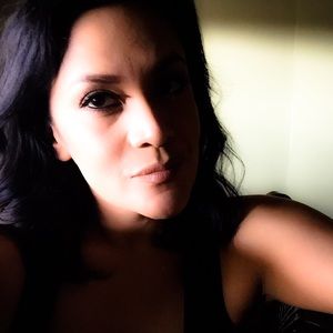 Meet your Posher, Alma